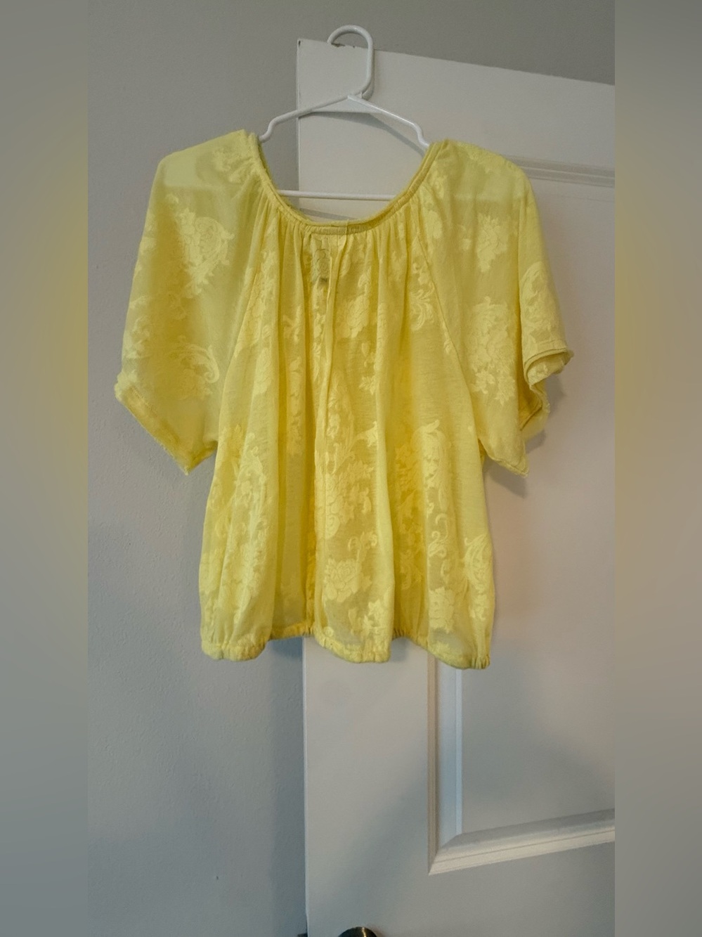 Anthropologie Pastel Yellow Floral Burnout Flutter Sleeve Blouse🤩 - Picture 2 of 8
